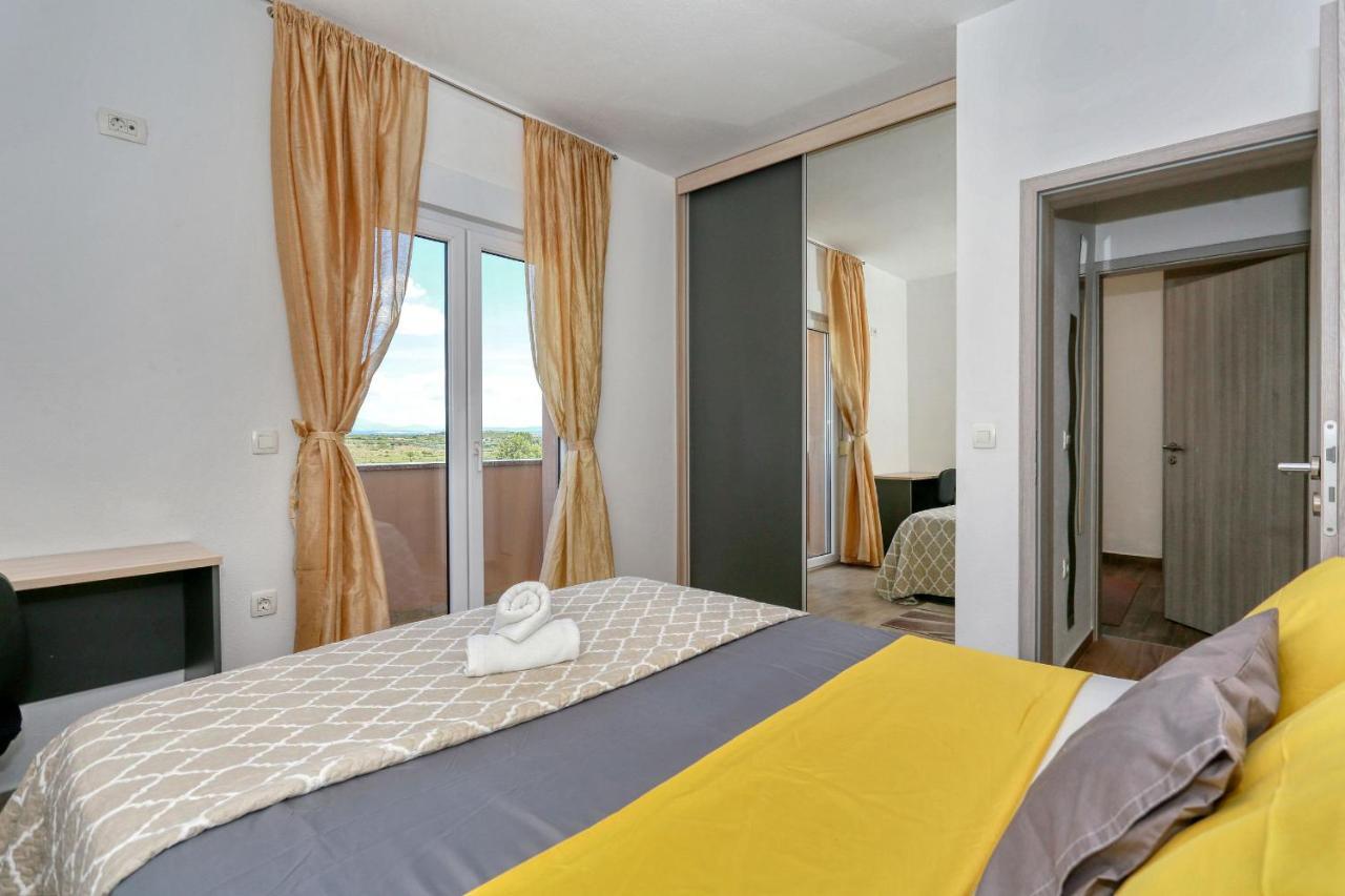 Apartment Zanic Zara Esterno foto