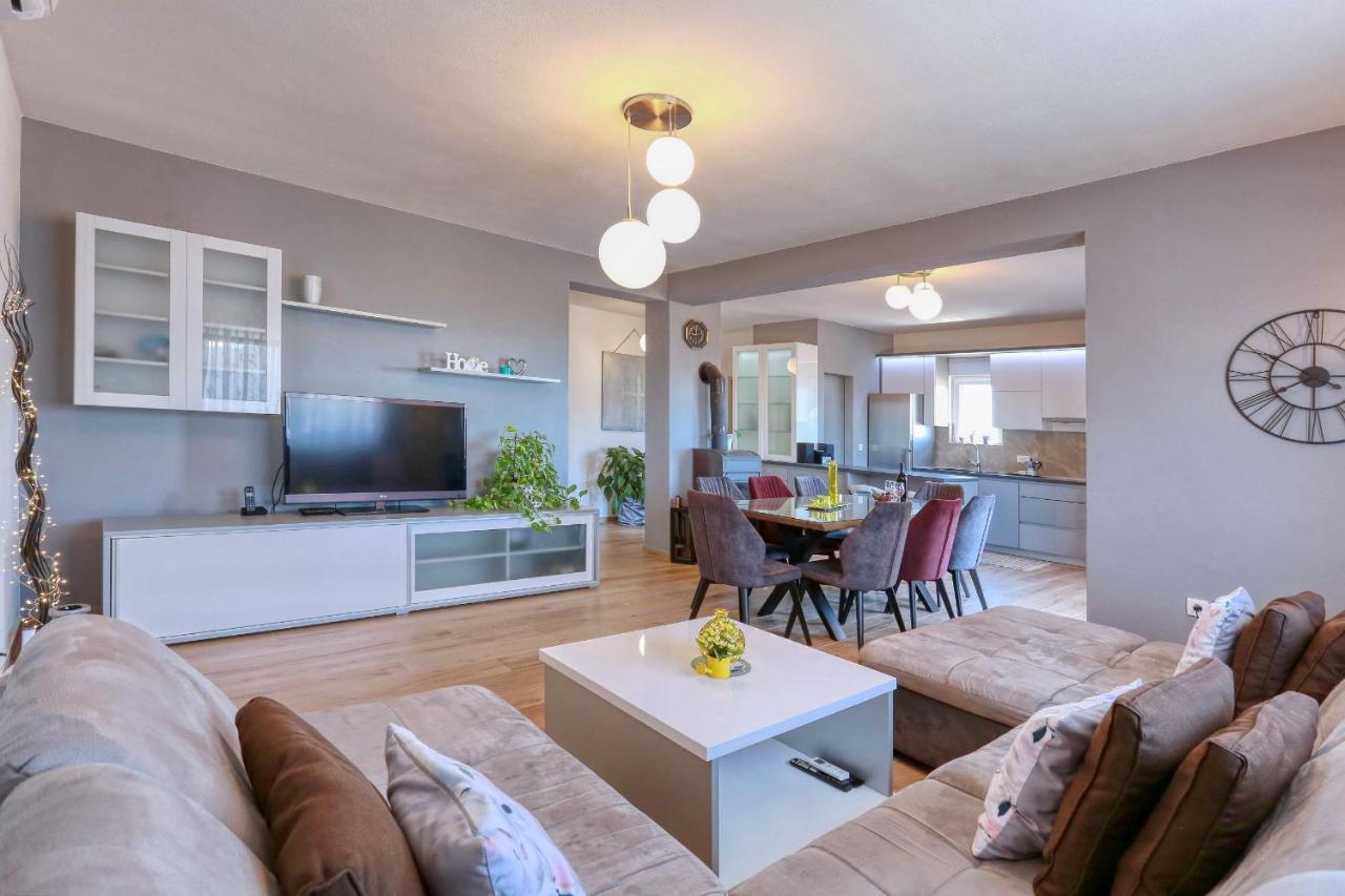 Apartment Zanic Zara Esterno foto