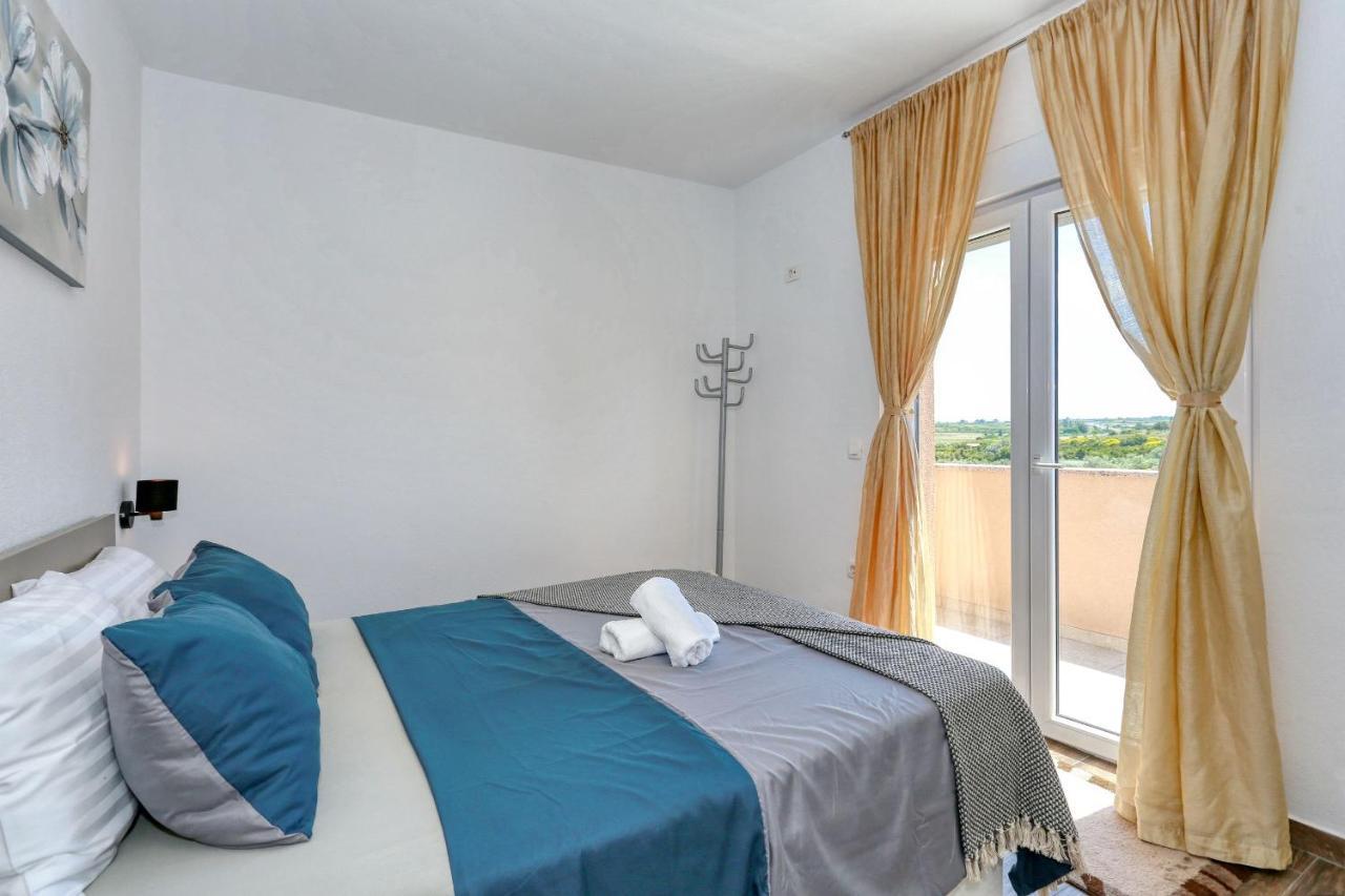 Apartment Zanic Zara Esterno foto