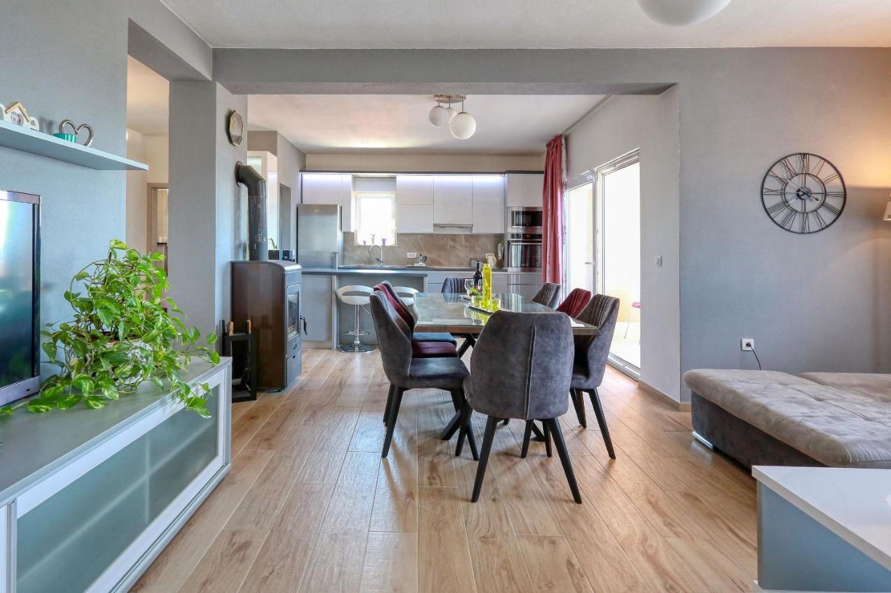 Apartment Zanic Zara Esterno foto