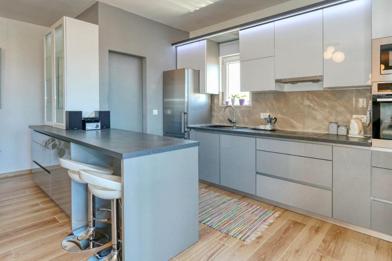 Apartment Zanic Zara Esterno foto