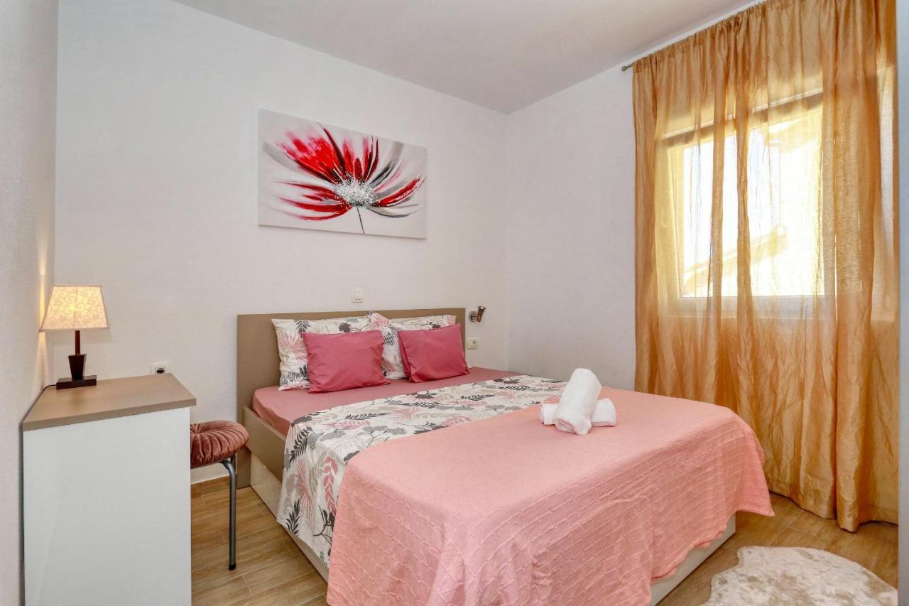 Apartment Zanic Zara Esterno foto